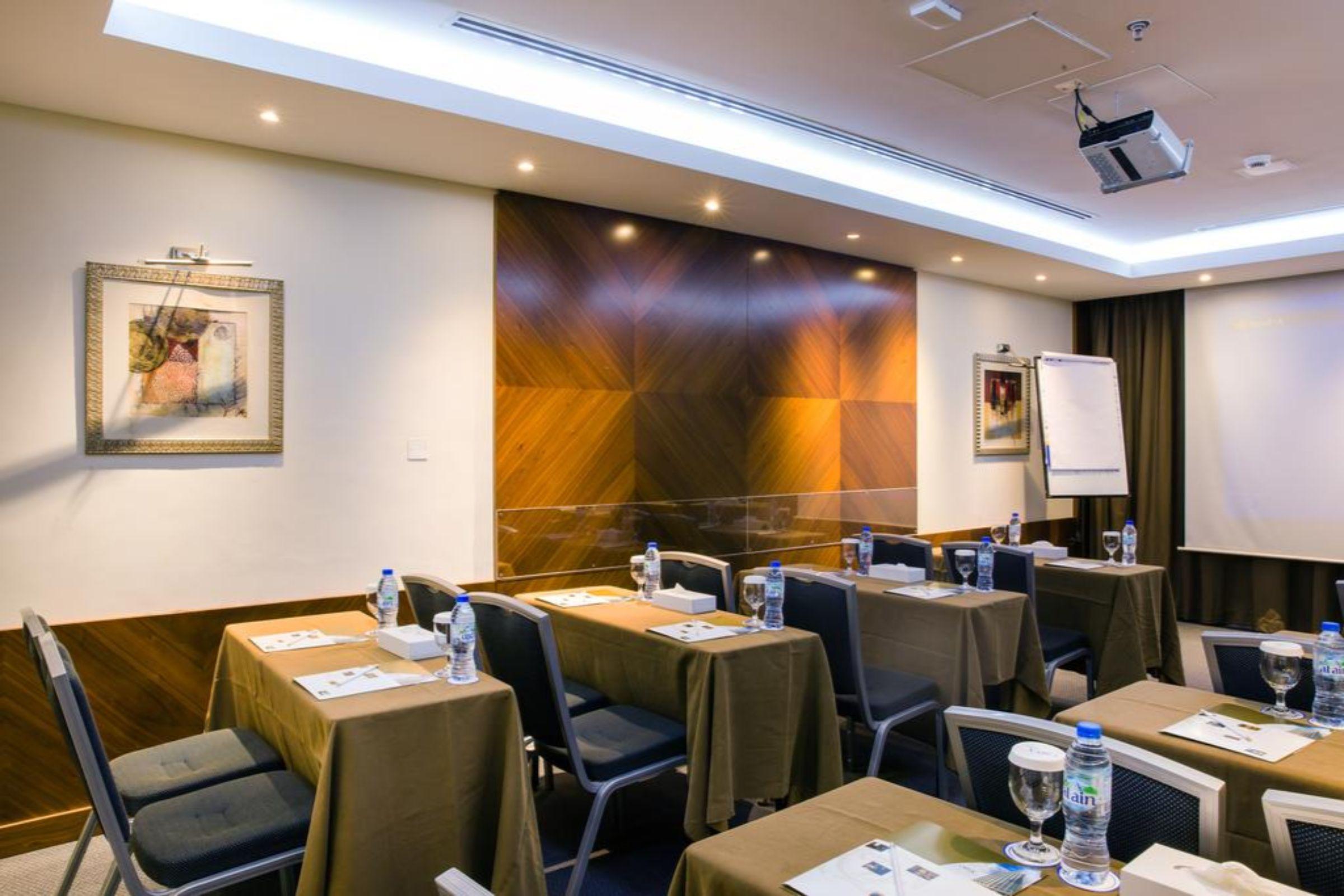 Oryx Hotel Abu Dhabi Bagian luar foto