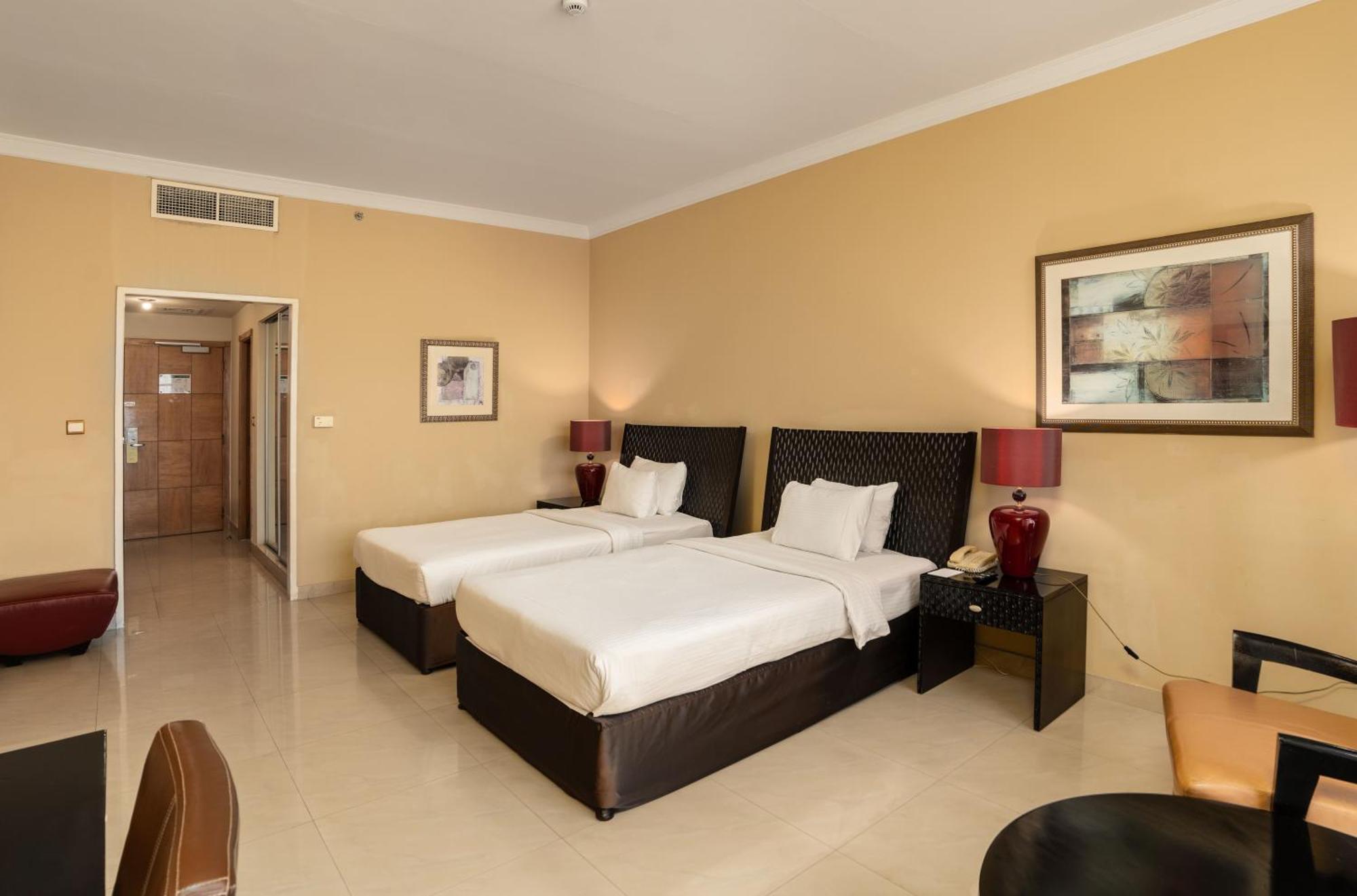 Oryx Hotel Abu Dhabi Bagian luar foto